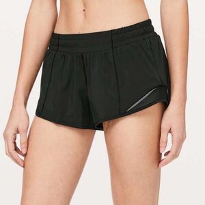 Lululemon Hotty Hot Short II Black 2.5" Inseam Sz 6